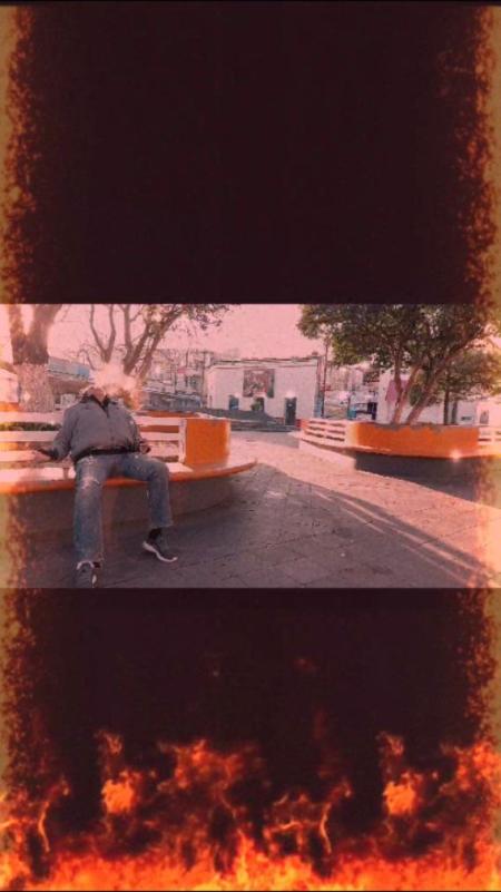 Escena Final del videoclip AULLIDO, con locación en Jardín Juárez.